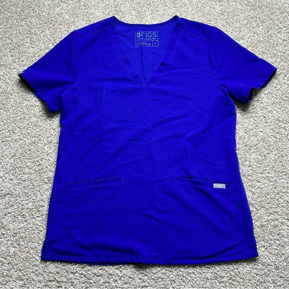 FIGS Casma Three Pocket Scrub Top